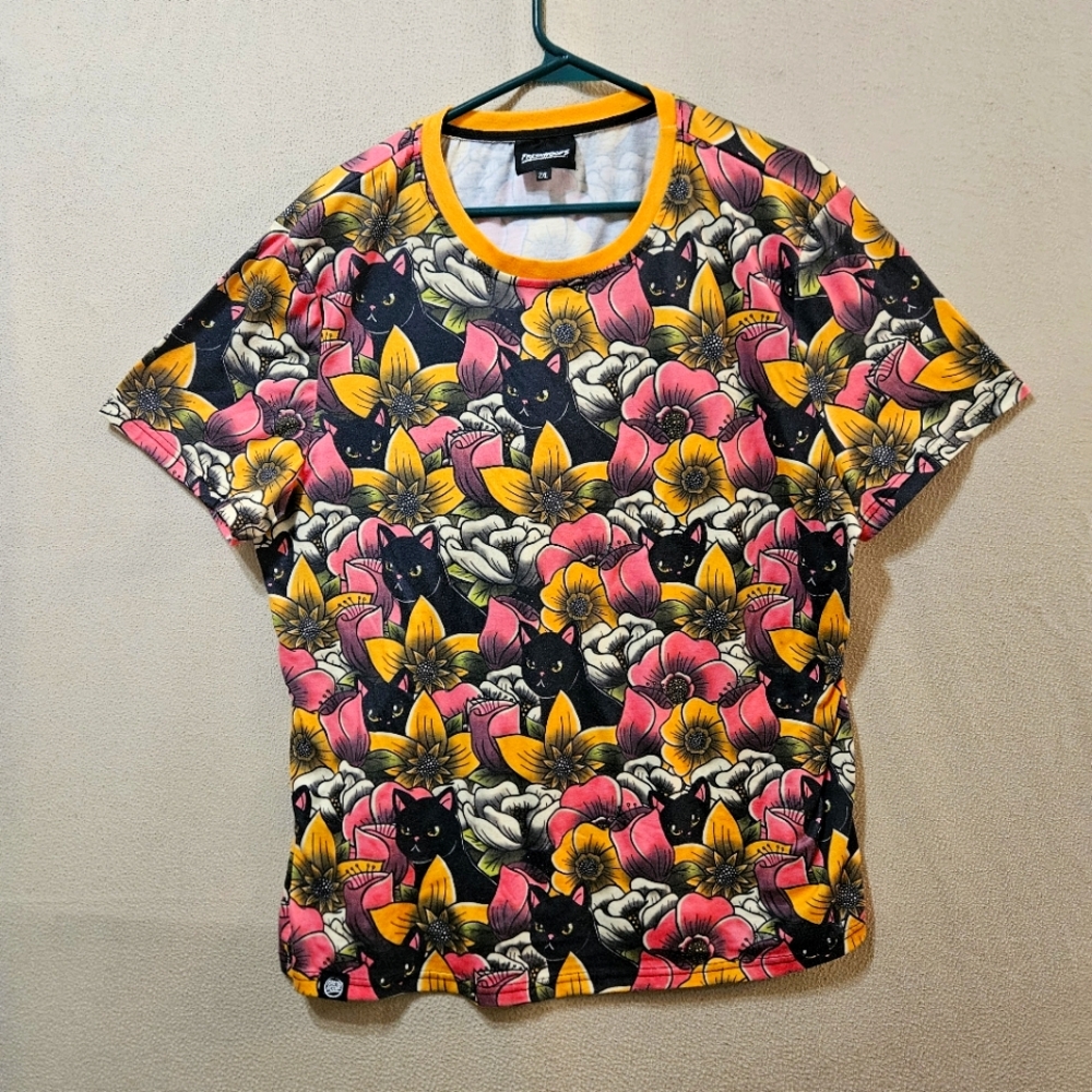 Colorful FRESHHOOD Graphic T-Shirt with Cat and Floral Design 2XL